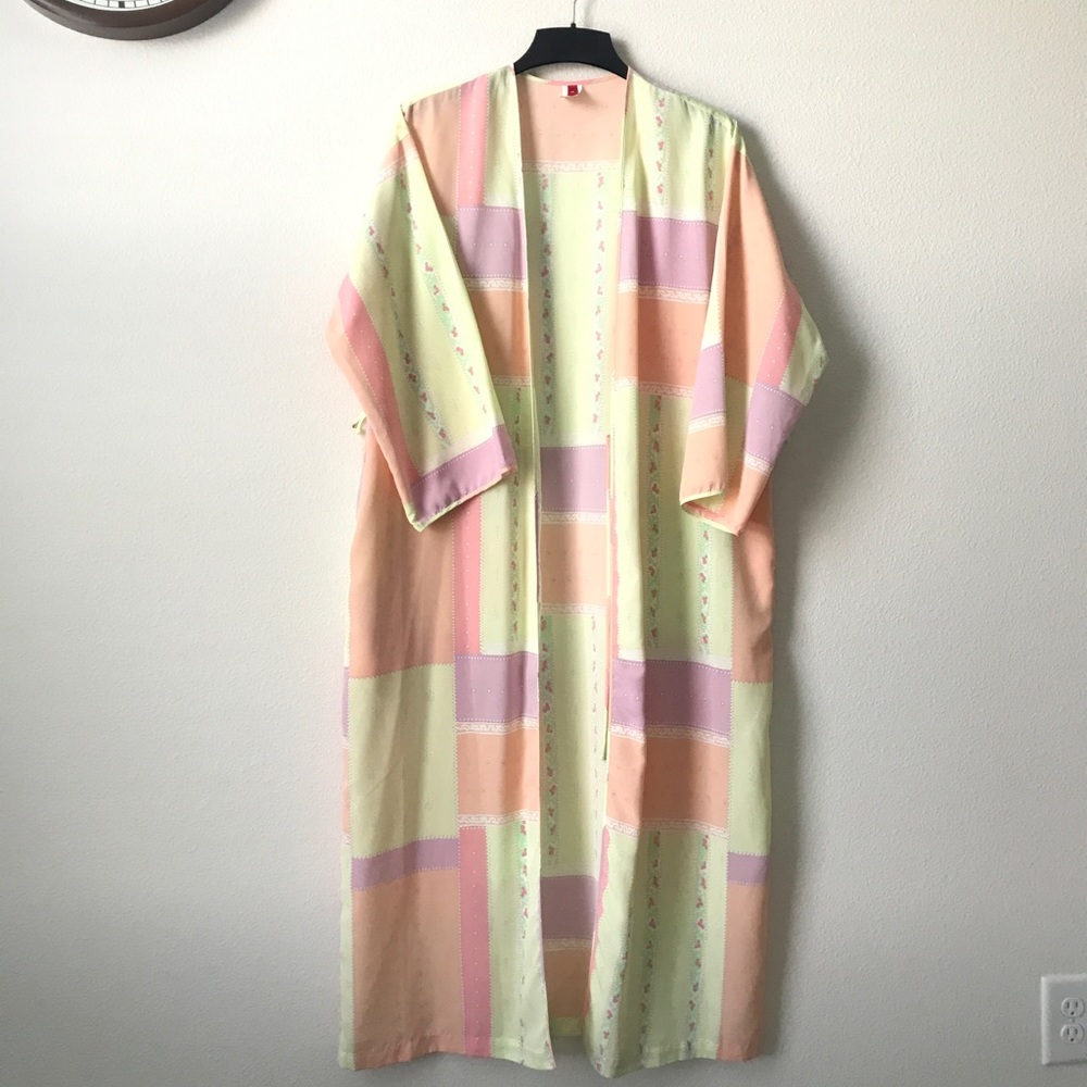 Josie Natori  size M Robe colorful